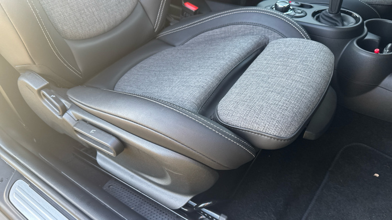 MINI Hatchback 135kW Cooper S Level 2 33kWh 3dr Auto Electric Hatchback